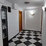 En Playa Carvajal شقة فوينخيرولا